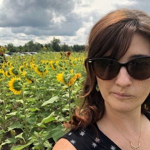 Meet your Posher, Rachel